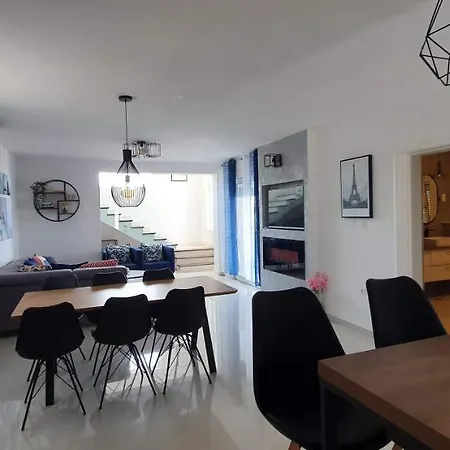 Mimoza 로고즈니차