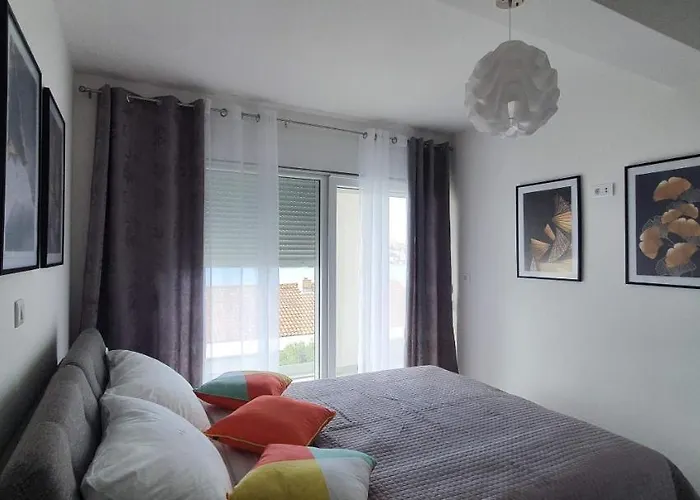 Mimoza * Rogoznica (Sibenik-Knin)