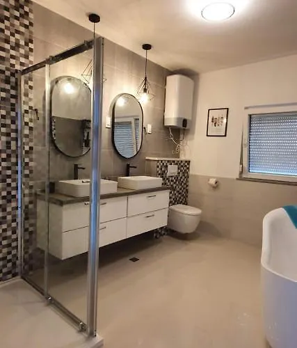 Mimoza Rogoznica (Sibenik-Knin)