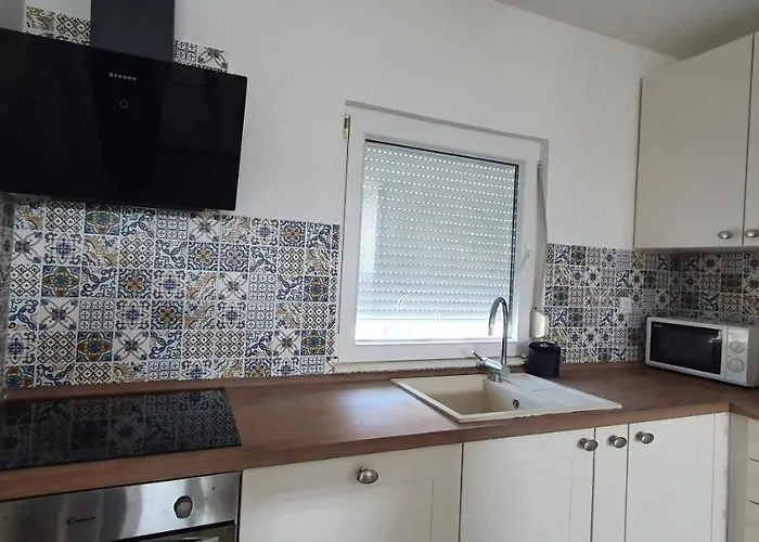 Mimoza Rogoznica (Sibenik-Knin)